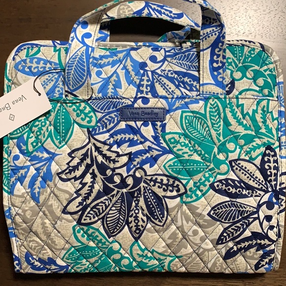 Vera Bradley Handbags - Vera Bradley Hanging Organizer